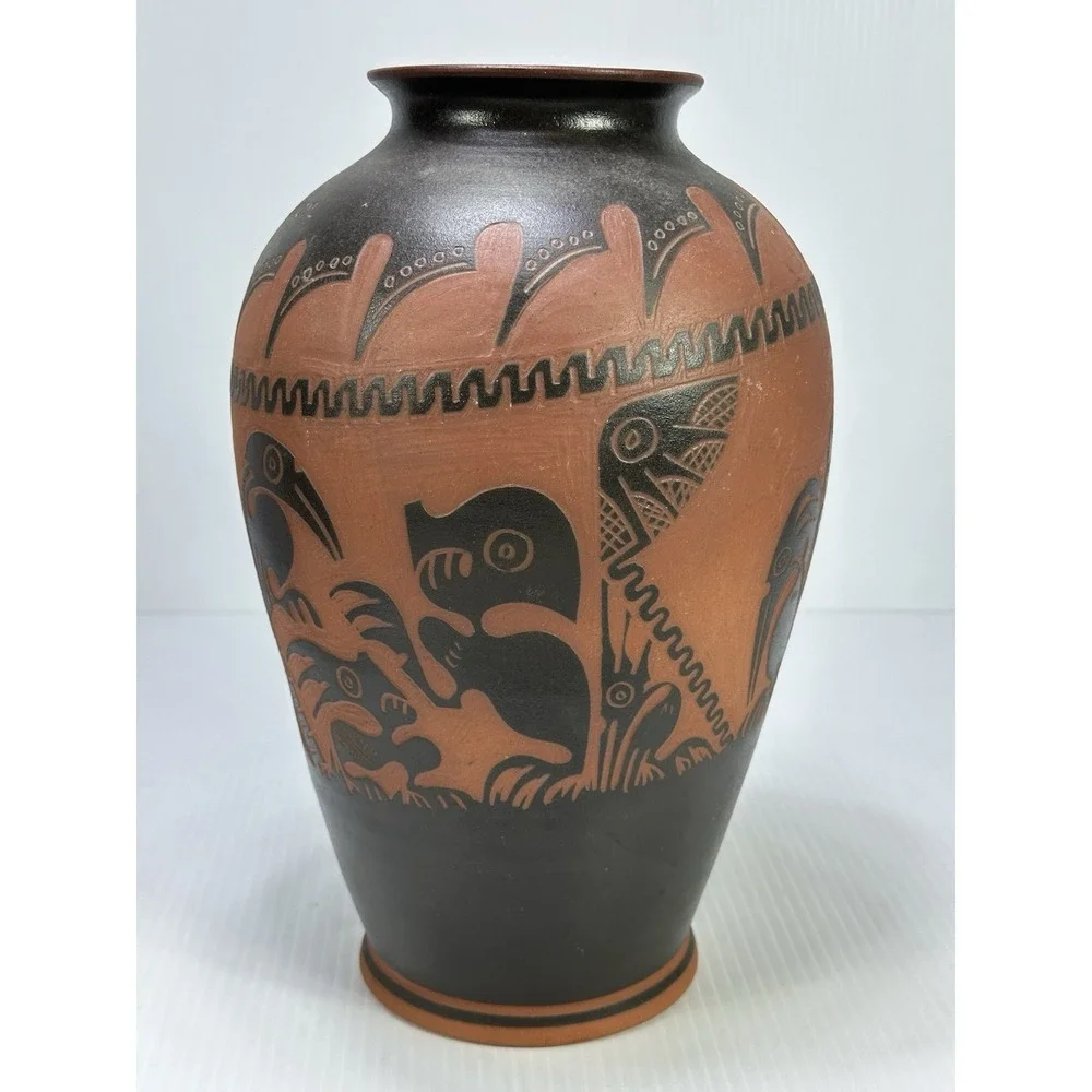 VTG Loja Ecuador‎ Art Pottery Vase Aztec Insized Design 1997 Signed 12